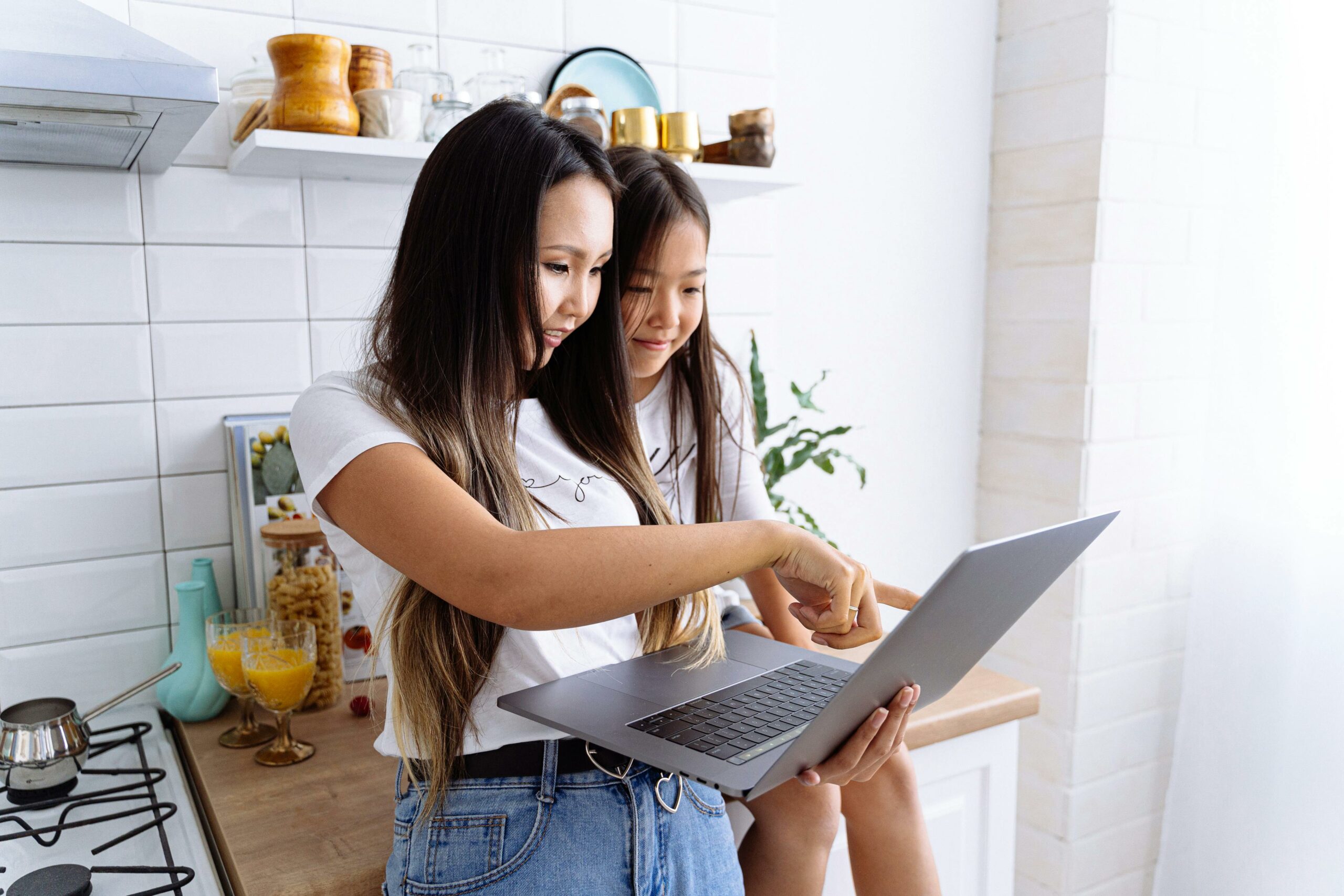 Kostenloses Stock Foto zu asiatin, asiatische frau, elternteil