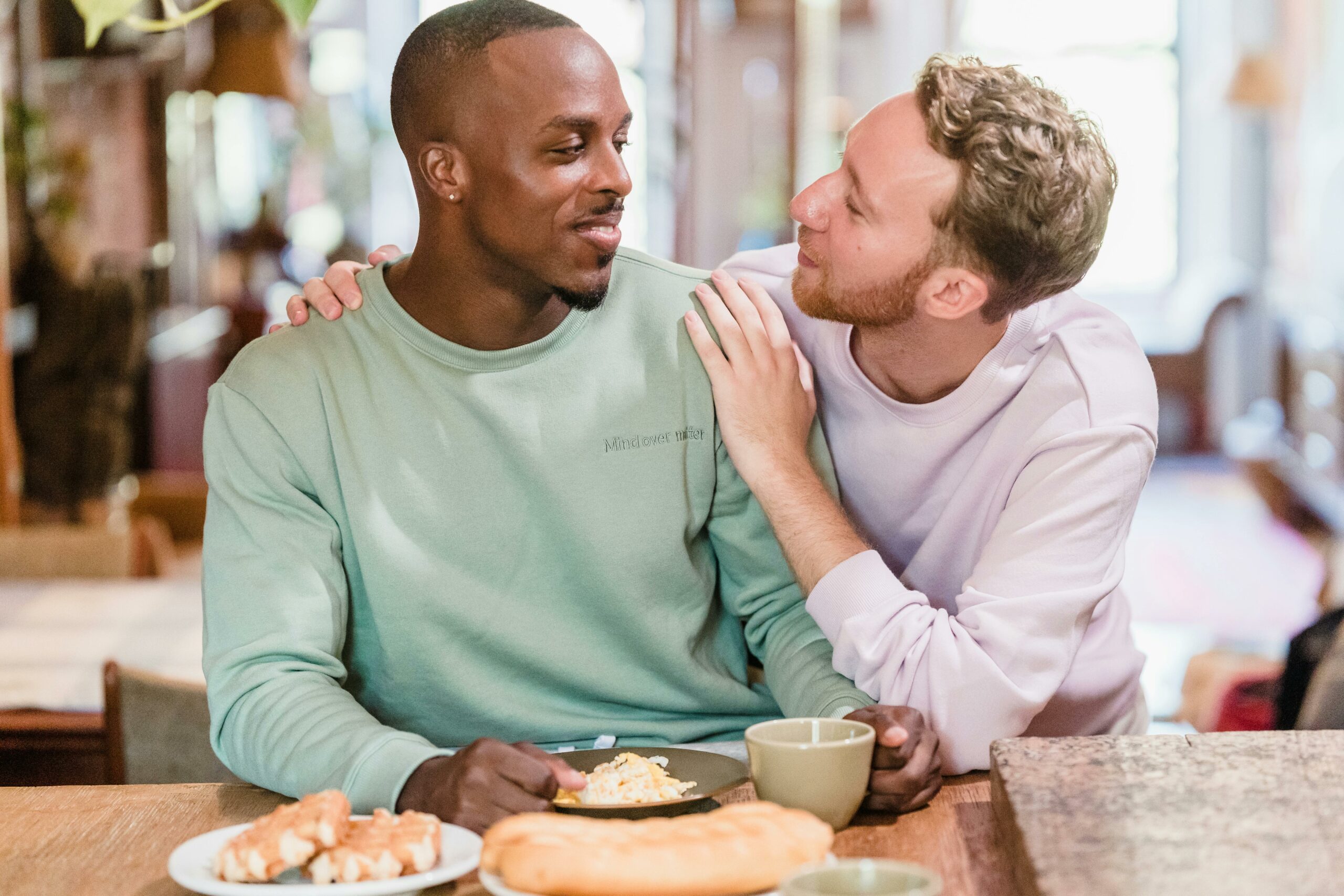 Kostenloses Stock Foto zu essen, lächeln, lgbt