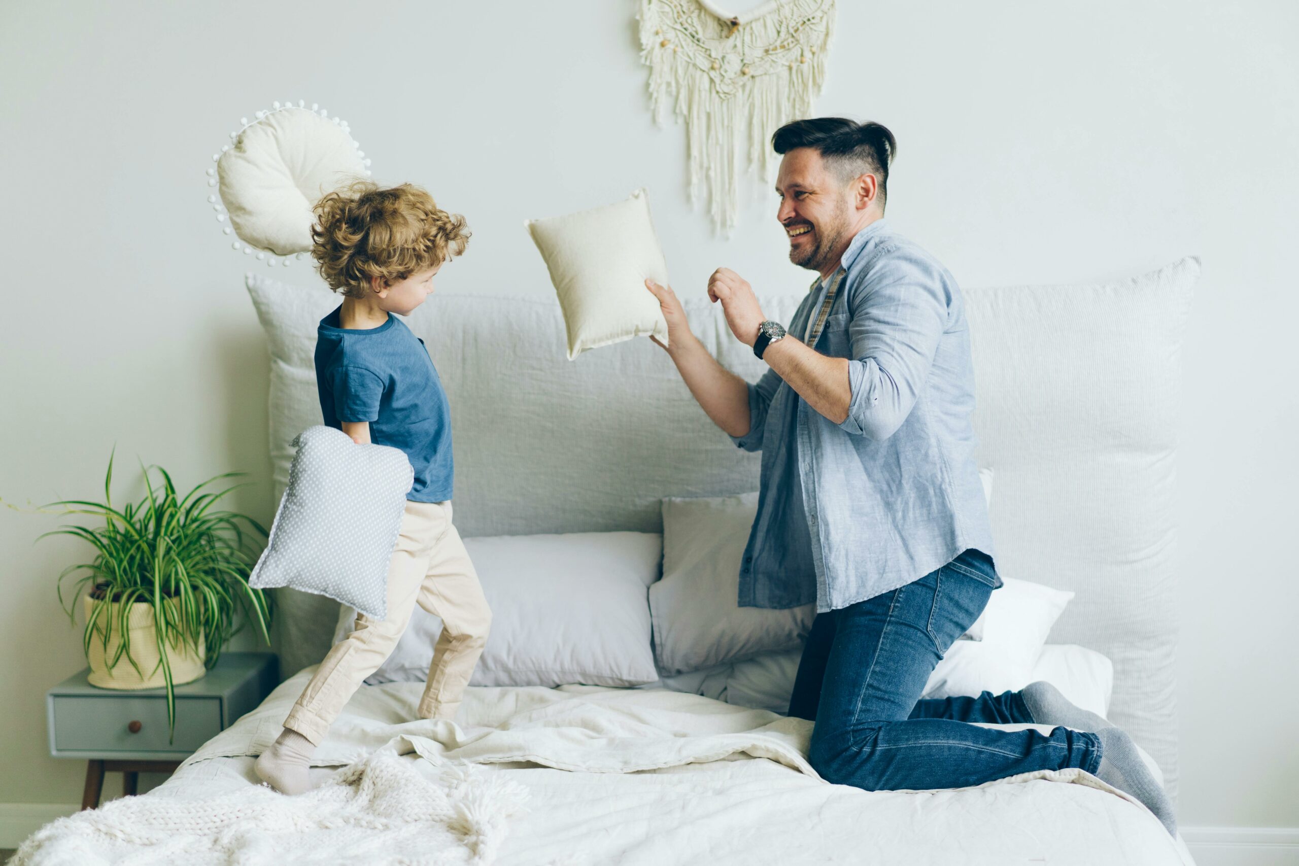 Kostenloses Stock Foto zu bett, familie, freude